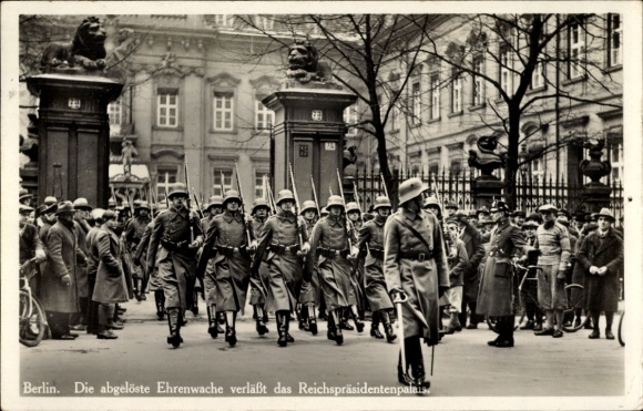 Postcard Berlin Mitte, Guard of Honor, Reich President's Palace