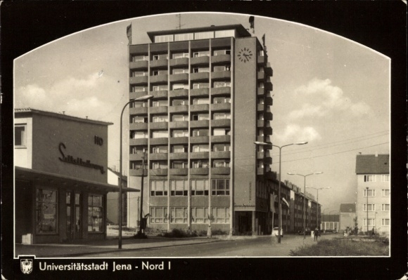 Ak Jena in Thüringen, Universitätsstadt  Hochhaus, Bauweise, Wolken, Straße, Parellelstraßen