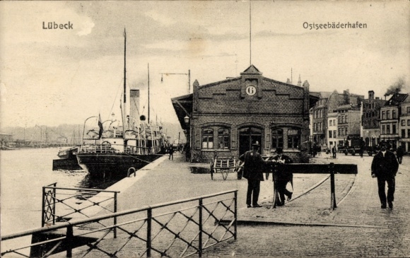 Postcard Lübeck in Schleswig Holstein, Baltic Sea resort port
