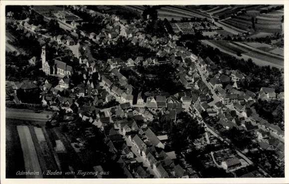 Ak Odenheim Östringen im Kraichgau, Luftaufnahme von   Architektur, schöne Landschaft