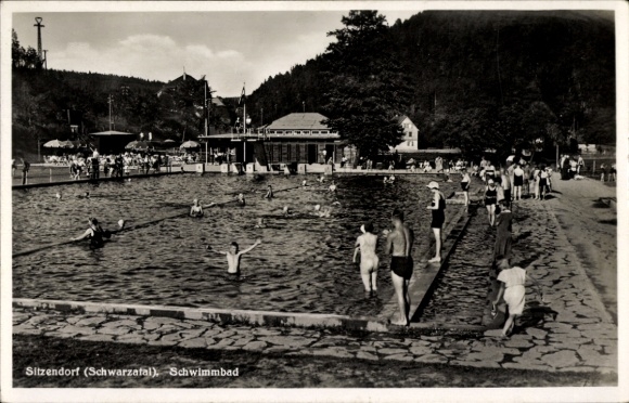 Ak Sitzendorf in Thüringen, Schwimmbad, Menschen im Wasser, Natur,  Schwarzafal