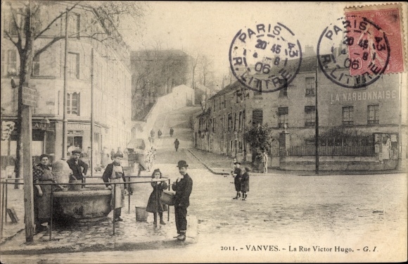 Postcard Vanves Hauts de Seine, Rue Victor Hugo