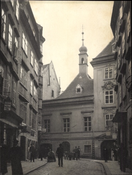 Photo Vienna, street area, shops