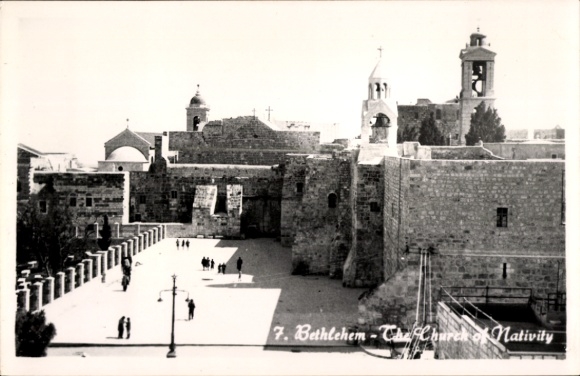 Ak Bethlehem Palästina, Kirche der Geburt,  Gebäude, Menschen auf dem Platz