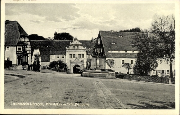 Postcard Lauenstein Altenberg in the Ore Mountains, market square, castle entrance, fountain