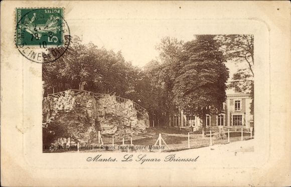 Ak Mantes la Jolie Yvelines, Historische Ansicht, Bäume, Gebäude,  Le Square Brieussel