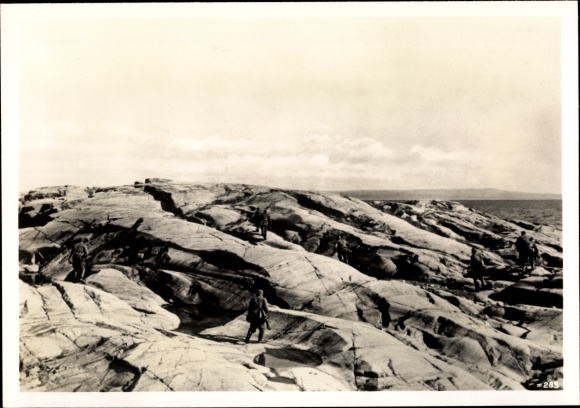 Photo Heinrich Hoffmann, Finnish security squad on the Arctic front, November 1941