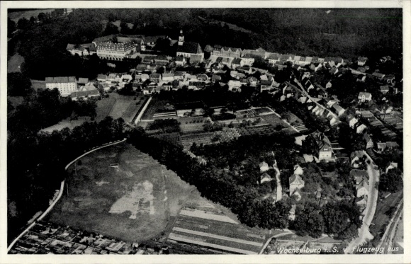 Ak Wechselburg in Sachsen, Luftaufnahme von Wechselburg, Häuser, Felder, Landschaft
