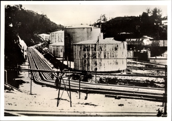 Photo Hoffmann, Heinrich, Borneo, North Coast, tank depot, December 1941