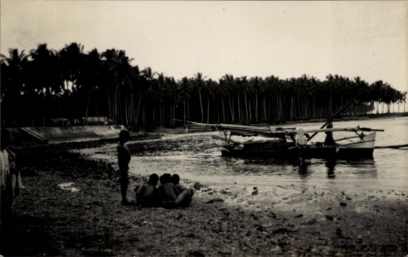 Ak Indonesien, Uferpartie, Boot