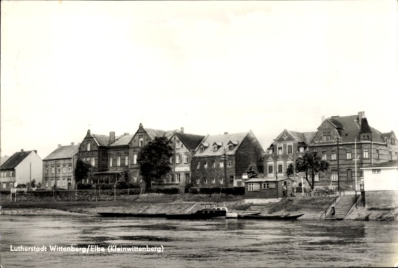 Postcard Lutherstadt Wittenberg, historical city view, Wittenberg, Elbe, old houses, ships