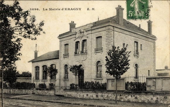 Ak Éragny Val d'Oise, La Mairie d'ERAGNY, s Gebäude, Schwarz-Weiß