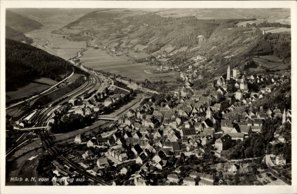 Ak Horb am Neckar, Luftaufnahme von Horb, Stadtansicht, Landschaft, Bauten, Straßen