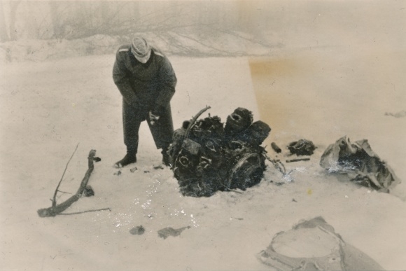 Photo Heinrich Hoffmann, Wehrmacht soldier with the remains of a French airplane 1940, II WW