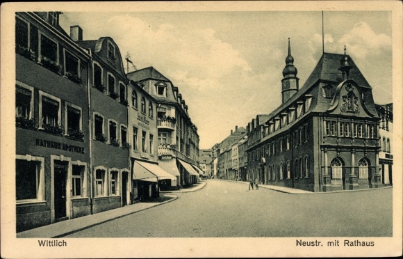 Postcard Wittlich in Rhineland-Palatinate, Neustrasse with town hall, town hall pharmacy