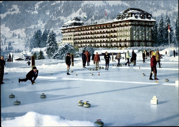 Postcard Villars on Ollon Kanton Waadt, The Villars-Palace and its place of Curling
