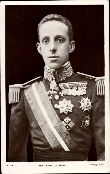 Ak König Alfons XIII. von Spanien, Portrait in Uniform