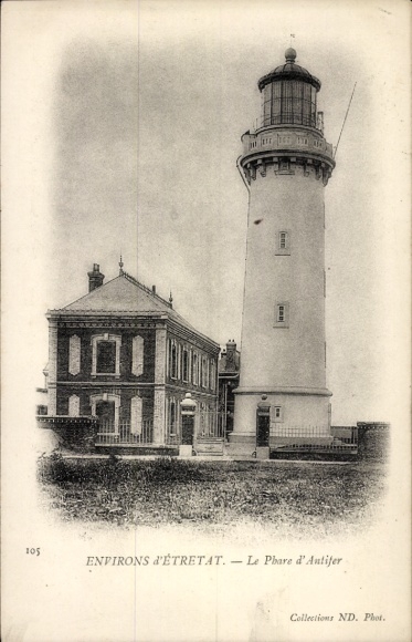 Ak Étretat Seine Maritime, Leuchtturm, Gebäude, Schwarz-Weiß-Foto