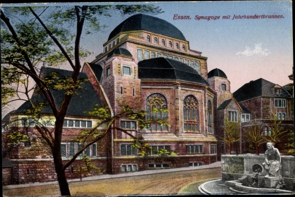 Judaika Postcard Essen in the Ruhr area of North Rhine-Westphalia, synagogue with fountain of the century