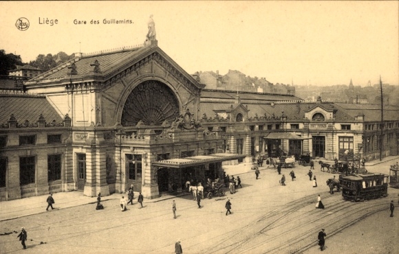 Postcard Liège Liège Wallonia, Guillemins station, tram