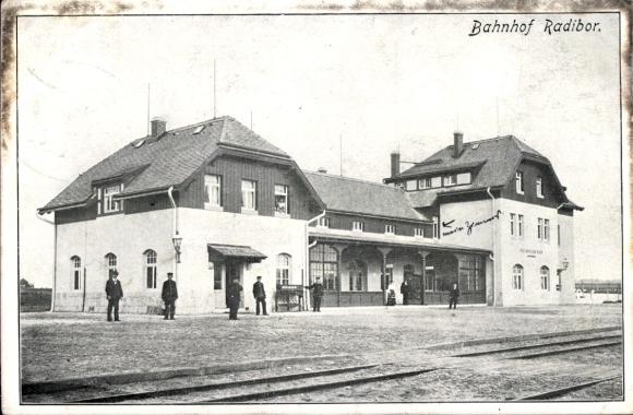 Ak Radibor in Sachsen, Bahnhof, Gleisseite