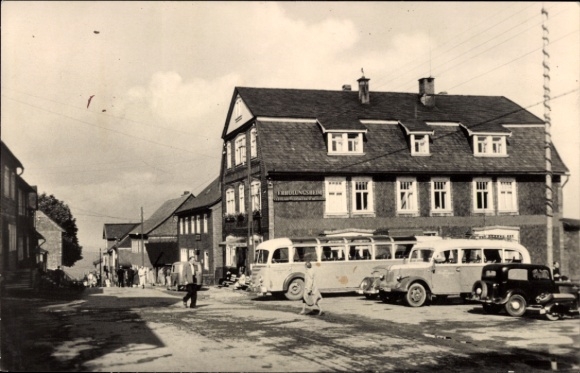 Postcard Masserberg in Thuringia, buses at the VEB Jenaer Glaswerke Schott & Gen. convalescent home.