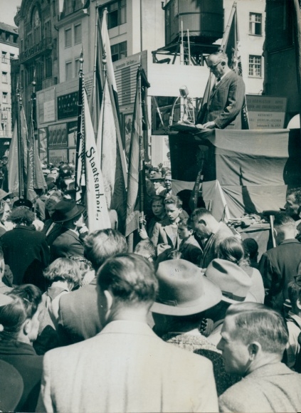 Photo Max Schirner Berlin, Bâle Basel Stadt Switzerland, Market Square, Labor Day, National Councilor Steiner