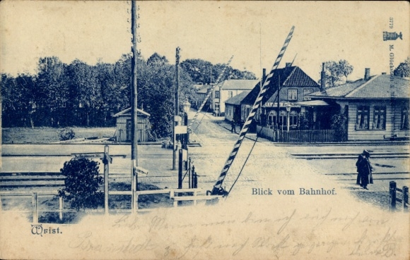 Ak Pols in Sleeswijk-Holstein, uitzicht vanaf het treinstation, overweg, slagbomen, herberg