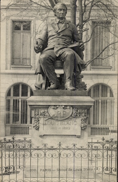 Ak Paris, Boulevard Saint Germain, Statue von Louis Blanc,  Gitterzaun, Inschrift: LOUIS BLANC 18