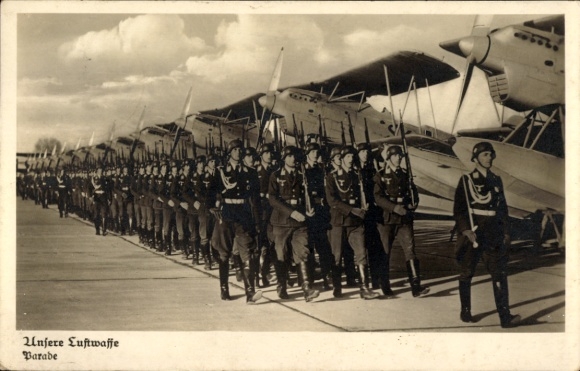 Ak Deutsche Luftwaffe, Staffel Wasserkampfflugzeuge Heinkel He 60, Parade