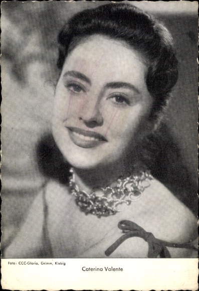 Postcard actress and singer Caterina Valente, portrait