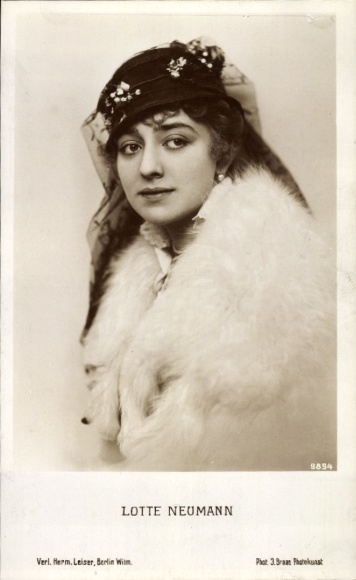 Ak Schauspielerin Lotte Neumann, Portrait, Pelzstola