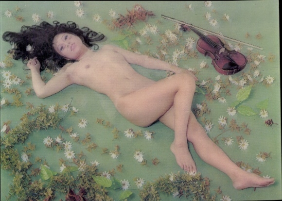 3 D Ak Erotik, Junge asiatische Frau, Asiatin, Violine, Brüste
