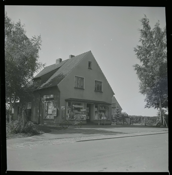 5 celluloid negatives Beckedorf Schwanewede in Lower Saxony, house, business, memorial stone
