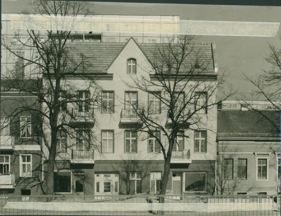 Photo Berlin Lichtenberg Alt Friedrichsfelde, Street of Liberation North 98, old buildings, new buildings