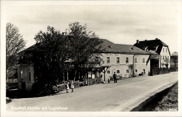 Postcard Kloster Saalburg an der Saale Thuringia, Gasthof Kloster with lodging house, owner Kurt Köhler