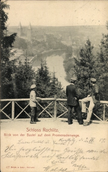 Ak Rochlitz an der Mulde Sachsen, Schloss  Blick von der Bastel, Promenadenweg, 3 Männer