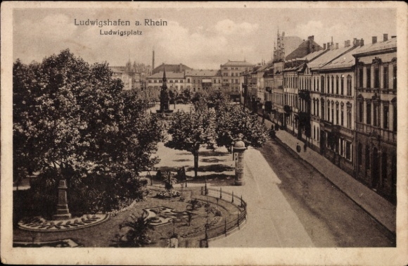 Ak Ludwigshafen am Rhein,  Ludwigsplatz, Bäume, Gebäude, Statue