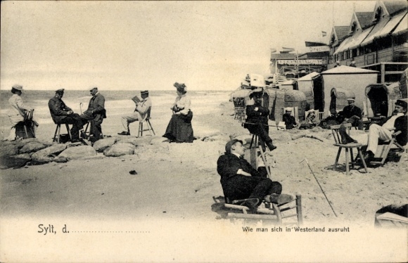 Ak Westerland auf Sylt, Strand, Männer und Frauen auf Stühlen, Entspannung, Westerland