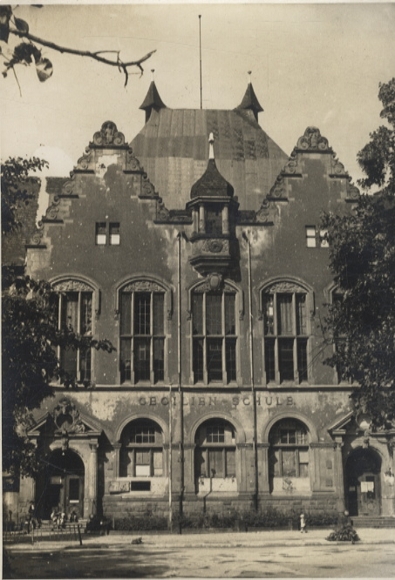 Original Foto Berlin-Wilmersdorf, Nikolsburger Platz 5, Cecilien-Schule, um 1946, ca. 12 x 17 cm