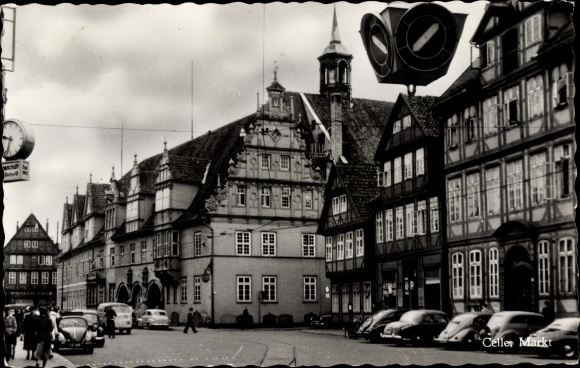 Postcard Celle in Lower Saxony, market, half-timbered houses, gables