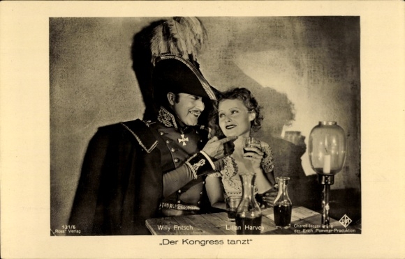 Postcard actors Willy Fritsch and Lilian Harvey, film scene from The Congress Dances, Ross Verlag 131/6