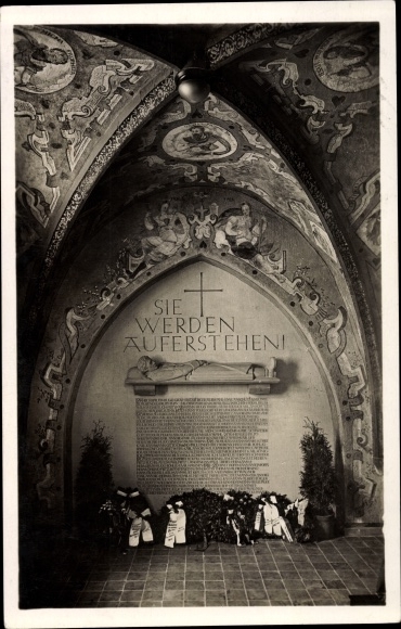 Postcard Zella Mehlis in the Thuringian Forest, vaulted tower of the town church, memorial for the fallen