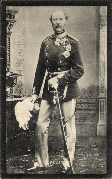 Postcard portrait of Emperor Christian X in Uniform