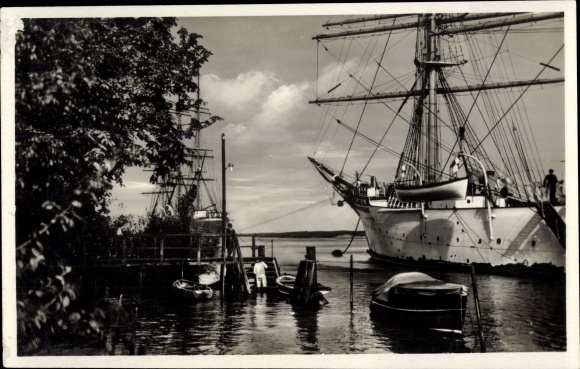 PC Elsfleth in the Oldenburger Land, jetty on the Weser, sailing ship