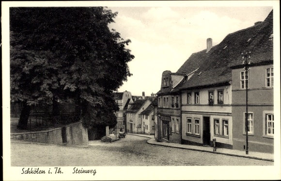 Ak Schkölen in Thüringen, Schöne Straßenansicht,  Architektur, ruhige Umgebung, Schwarz-Weiß-Foto