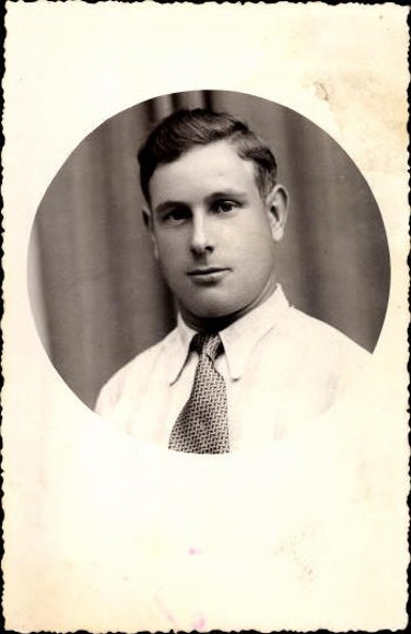 10 old photo PC men, various motifs