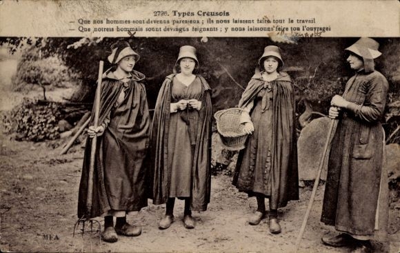 CPA Types Creusois, Frauen in Trachten