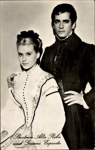 Postcard actors Beatrice Alta Riba and Gianni Esposito, Portrait, Les Misérables