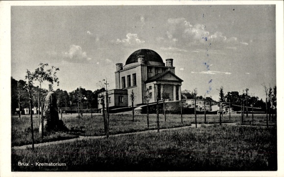Ak Brux Westensee in Schleswig Holstein, Krematorium von  wunderschöne Architektur, schöne Wol...